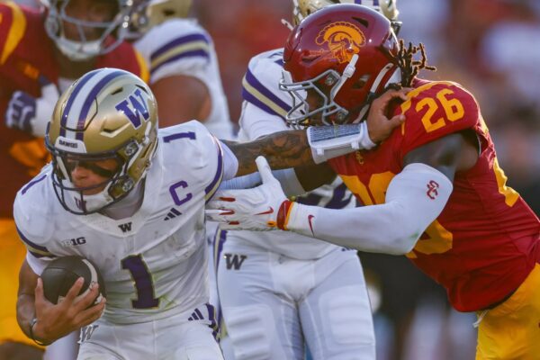 USC Holds Off UW Amidst 